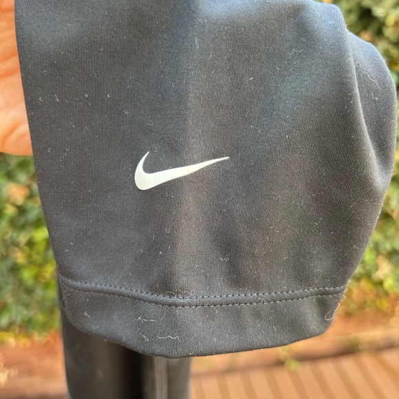 Nike One Women's Mid-Rise Capri Leggings Medium (NEVER WORN) - Picture 4 of 5